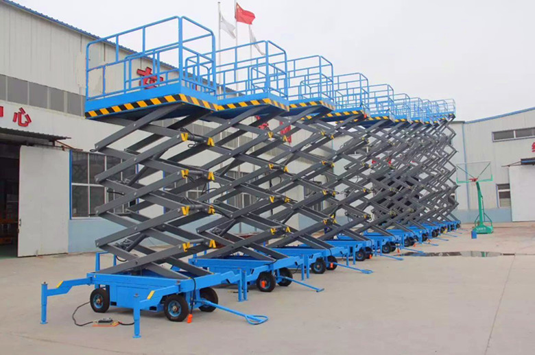        成都中成重工機械設備有限公司專業(yè)生產(chǎn)成都升降機、四川升降機、成都升降貨梯、固定式升降機、導軌式升降機、移動式升降機、剪叉式升降機、升降機平臺、液壓升降機、升降貨梯。本公司生產(chǎn)設備精良，工藝先進合理，檢測手段齊全，技術力量雄厚;產(chǎn)品共有多個系列、十多個品種，并承接各種非標產(chǎn)品的設計和制作，規(guī)格齊全，質(zhì)量保證，所生產(chǎn)的升降機、升降平臺符合國家行業(yè)標準，廣泛用于建筑業(yè)室內(nèi)外裝修、車間、車站碼頭、超市、大廳等高空作業(yè)和工業(yè)生產(chǎn)流水線及各樓層間的上下載貨;產(chǎn)品銷往西南各地，受到廣大用戶的好評。 　　公司主要產(chǎn)品有升降機平臺、液壓升降機、升降貨梯等。產(chǎn)品廣泛地被用于電力、交通、通訊、路燈、建筑裝潢、園林、廣告、高速公路、大型廠礦企業(yè)等領域。無礙障升降平臺系列廣泛適用于居民小區(qū)、行政辦公大樓、地鐵、銀行、體育館、醫(yī)院等公共場所。 　　公司擁有完善的銷售和售后服務體系，為不同行業(yè)的客戶提供全方位的應用解決方案，使我公司產(chǎn)品與客戶使用無縫對接。經(jīng)過長期的發(fā)展，在我們所涉及的領域積累了眾多客戶和出色口碑，客戶滿意和信任是我們的目標，堅持創(chuàng)新和拓展是公司的發(fā)展方向，對產(chǎn)品質(zhì)量精益求精是每位同仁恪盡職守的準則，中成重工機械設備熱忱歡迎各界用戶到公司參觀指導和技術合作。我們將以優(yōu)惠的價格，高標的品質(zhì)，優(yōu)質(zhì)的售后服務與您密切合作，不斷滿足您的需求。  